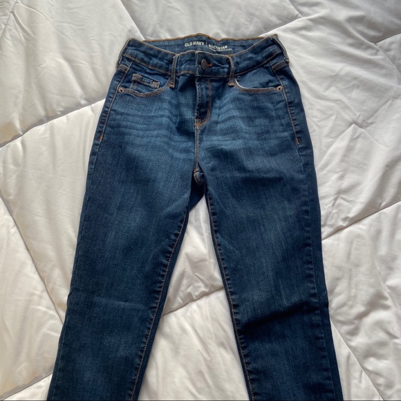 Old Navy Mid Rise Jeans - Picture 3 of 3